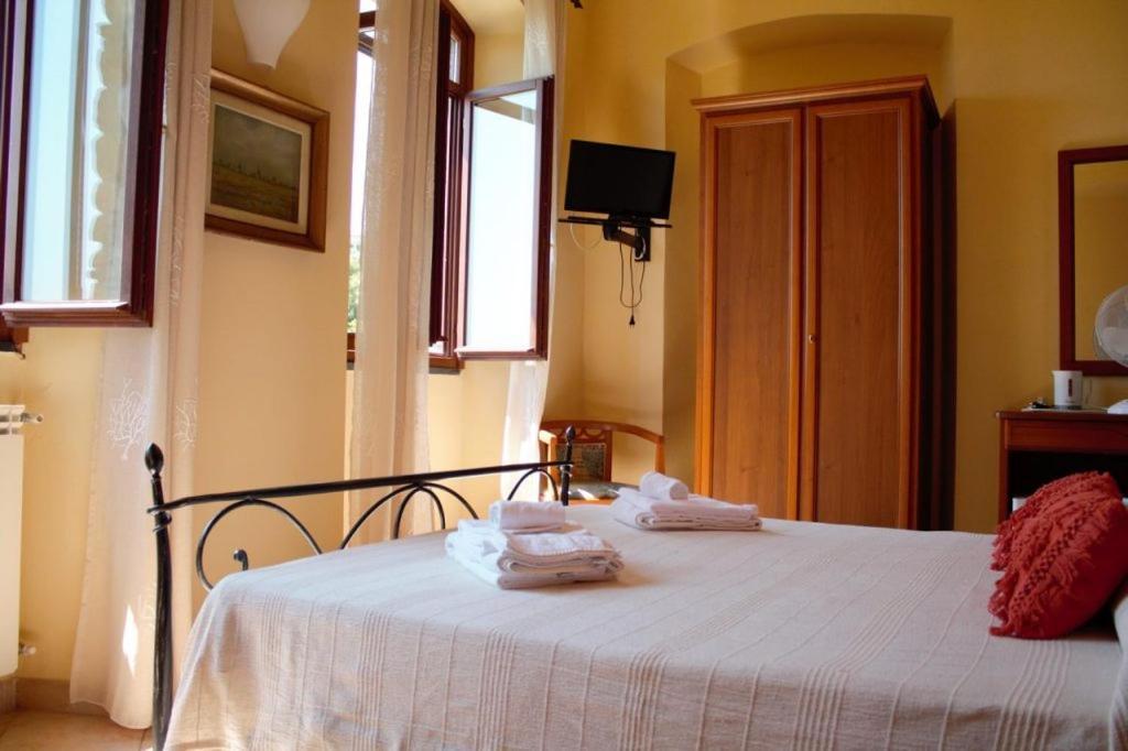 Villa Govi Diano Castello Bagian luar foto