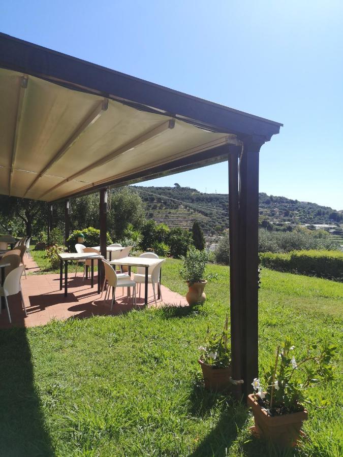 Villa Govi Diano Castello Bagian luar foto
