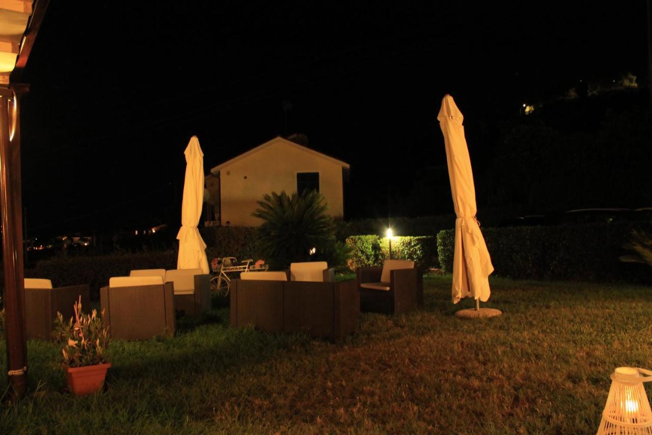 Villa Govi Diano Castello Bagian luar foto