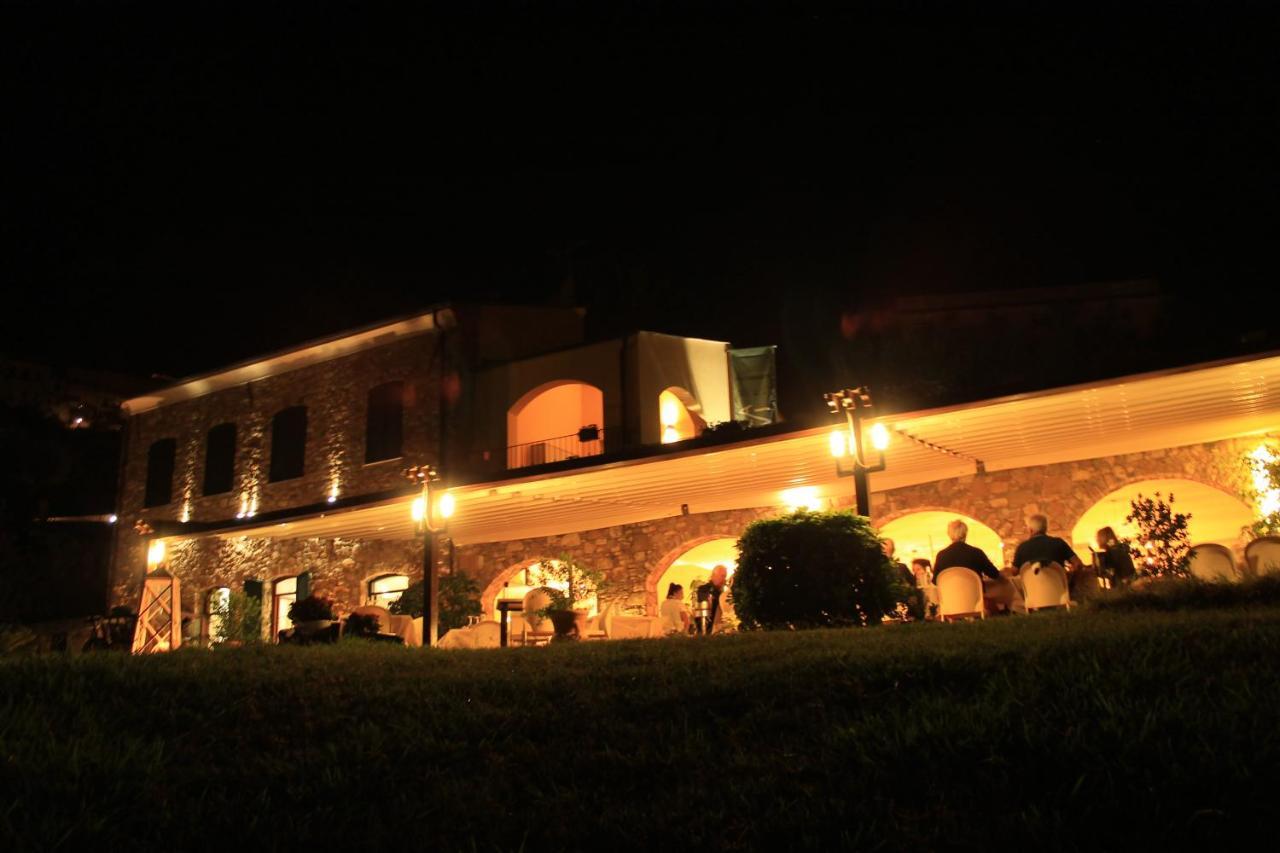 Villa Govi Diano Castello Bagian luar foto